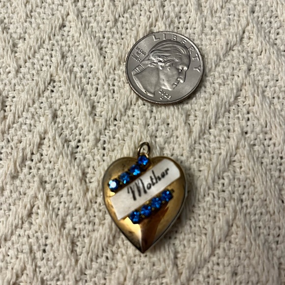 Beautiful Vintage Goldtone Mother Locket With Rhinestones - Picture 1 of 7